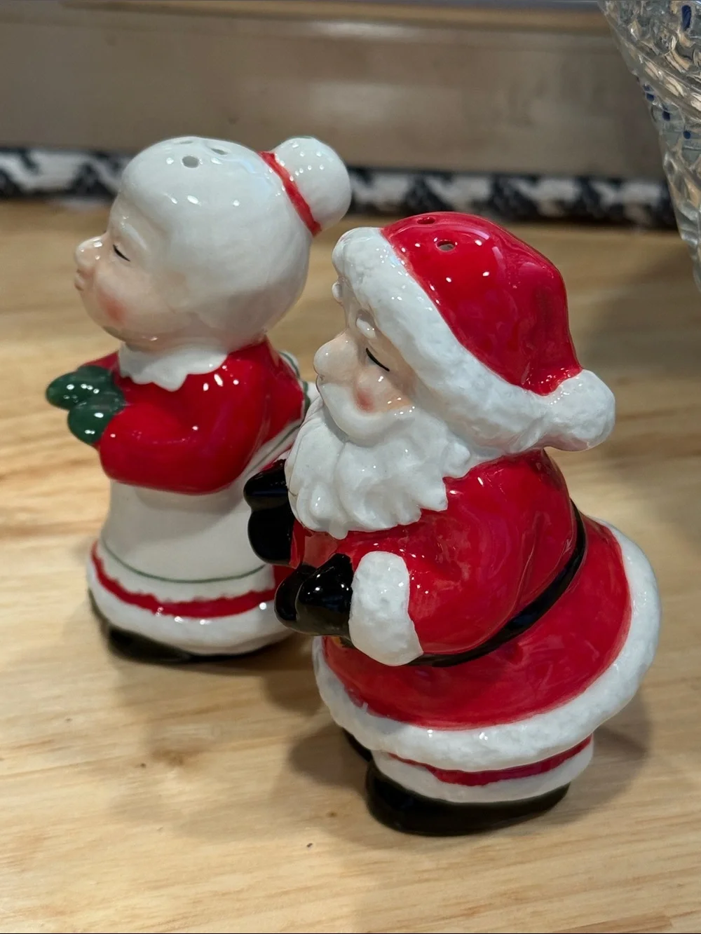 Santa and Mrs. Claus Ceramic Salt & Pepper Shaker Set